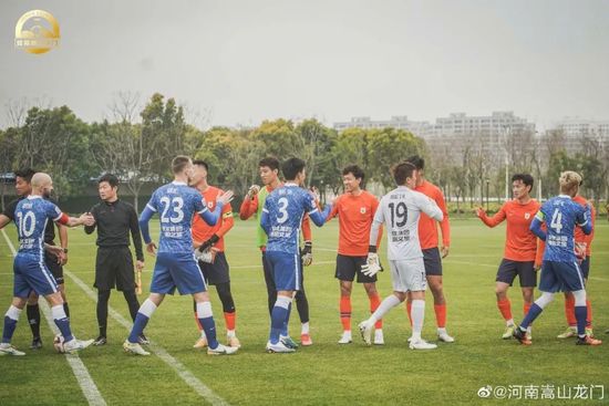 TA：德布劳内改变饮食和运动习惯，以确保长时间养伤不会影响他TheAthletic撰文谈到了德布劳内的话题，该文表示德布劳内改变饮食和运动习惯，以确保长时间养伤不会影响他。